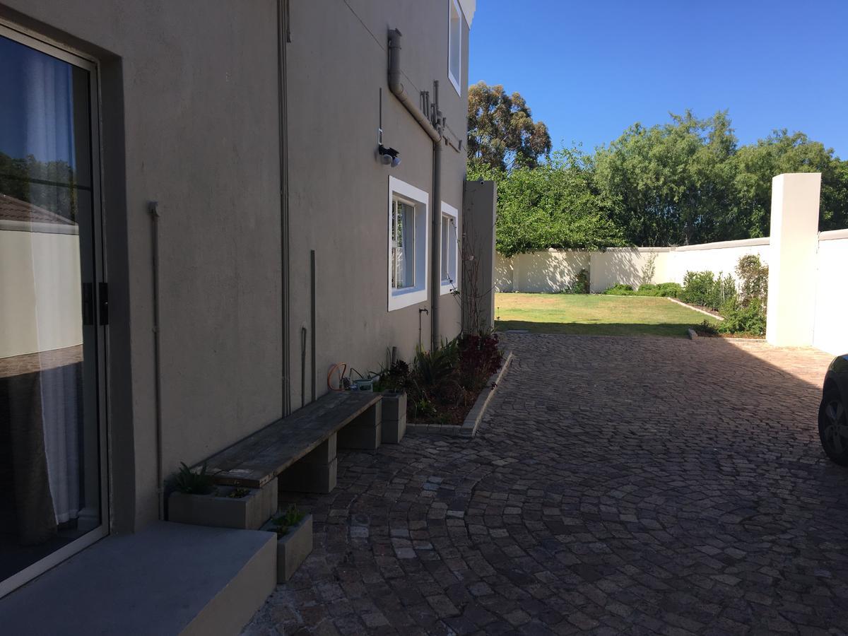 African Palm Cottage And Guesthouse Durbanville Exterior photo