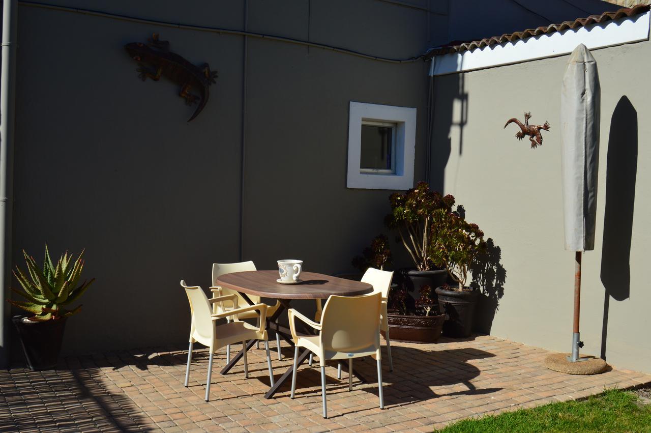 African Palm Cottage And Guesthouse Durbanville Exterior photo