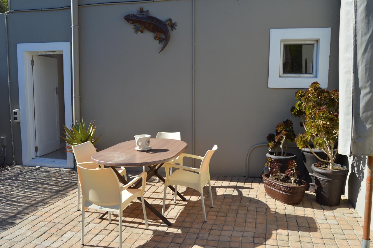 African Palm Cottage And Guesthouse Durbanville Exterior photo