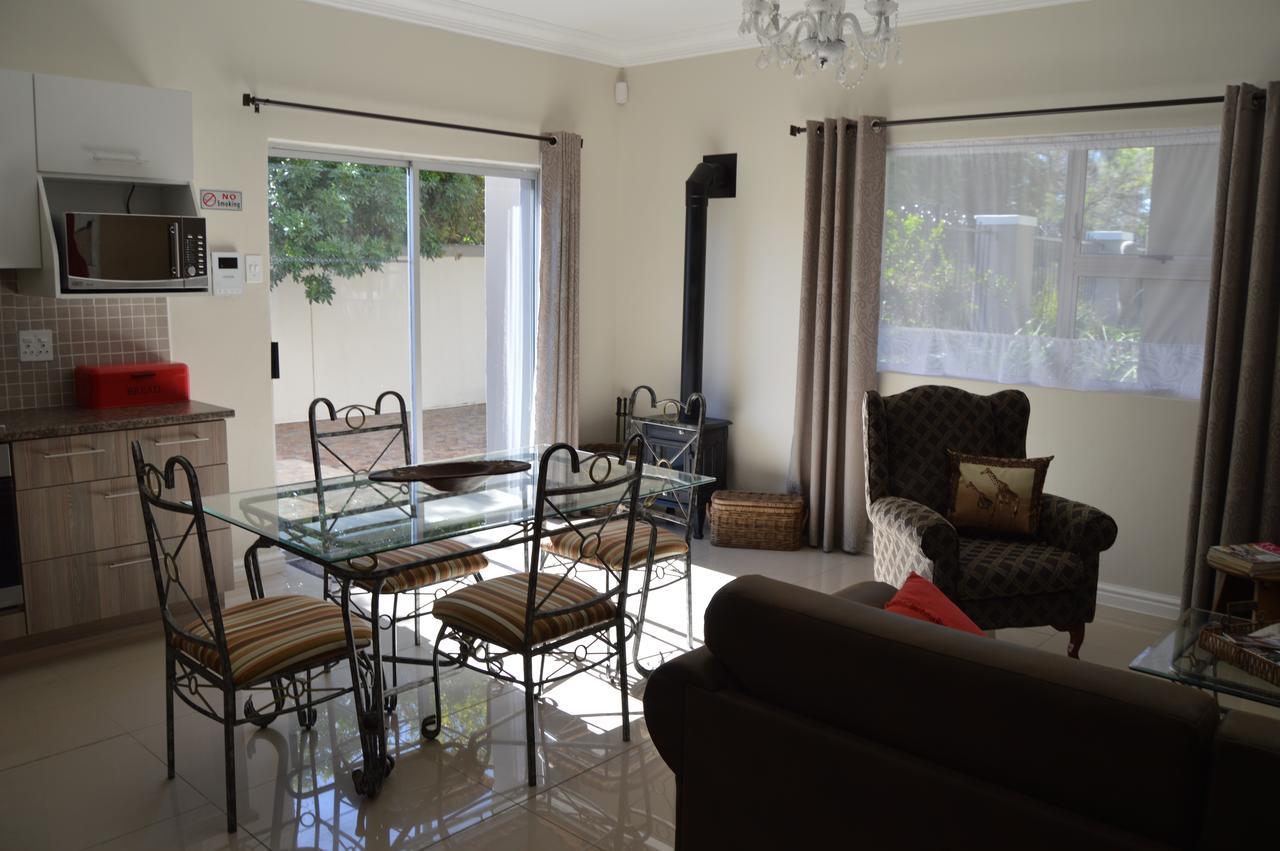 African Palm Cottage And Guesthouse Durbanville Exterior photo
