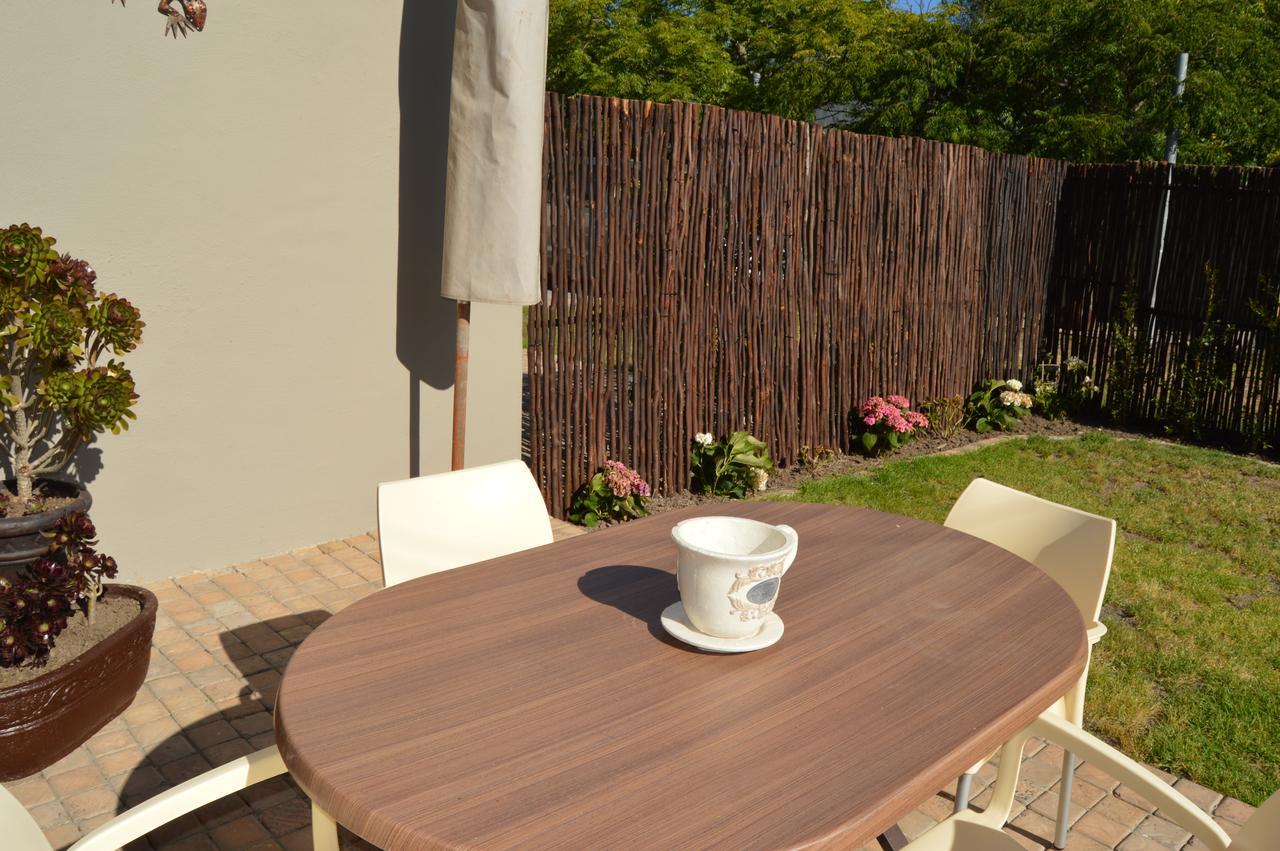 African Palm Cottage And Guesthouse Durbanville Exterior photo