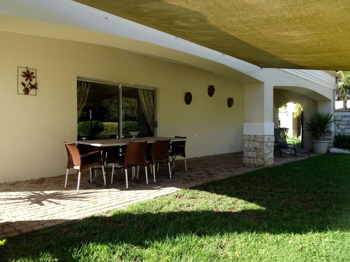 African Palm Cottage And Guesthouse Durbanville Exterior photo