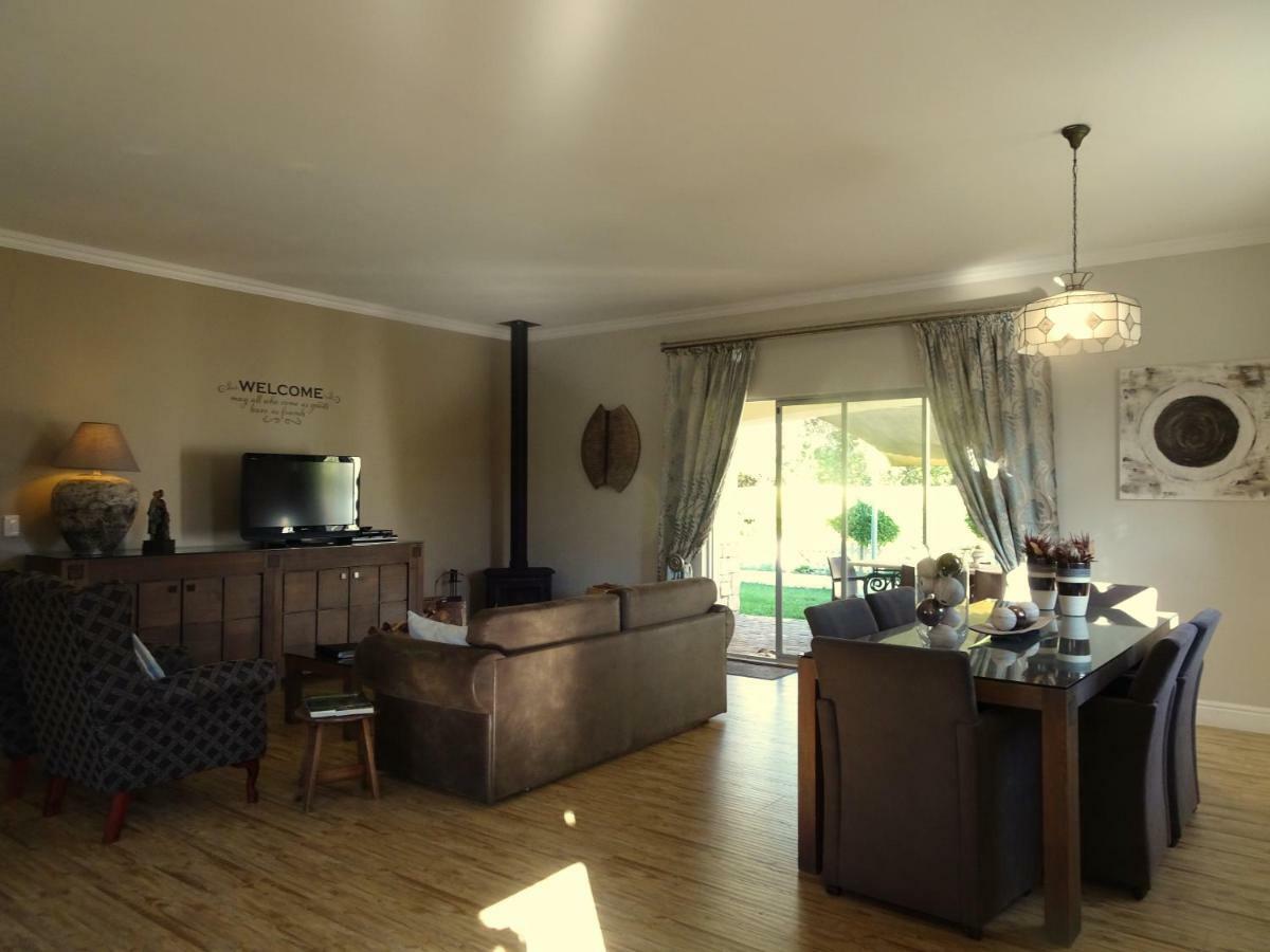 African Palm Cottage And Guesthouse Durbanville Exterior photo