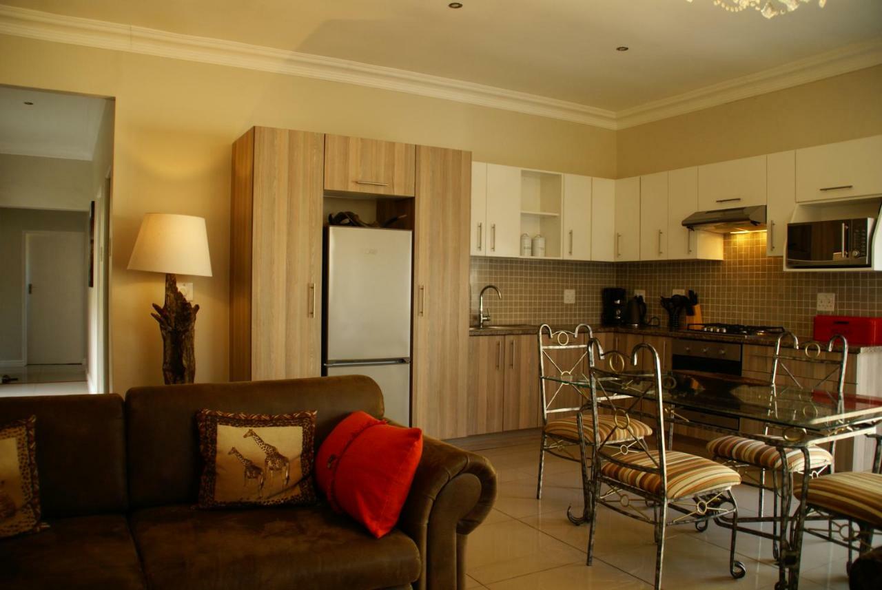 African Palm Cottage And Guesthouse Durbanville Exterior photo